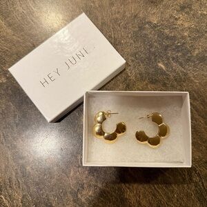 HEY JUNE Gold Scalloped Earrings